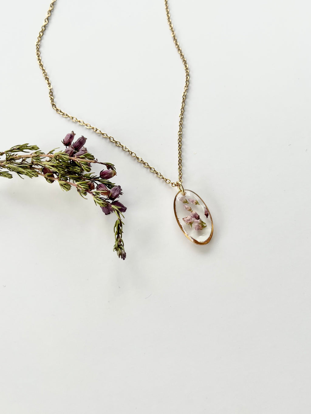 Gold Oval Scottish Heather Necklace (Medium)