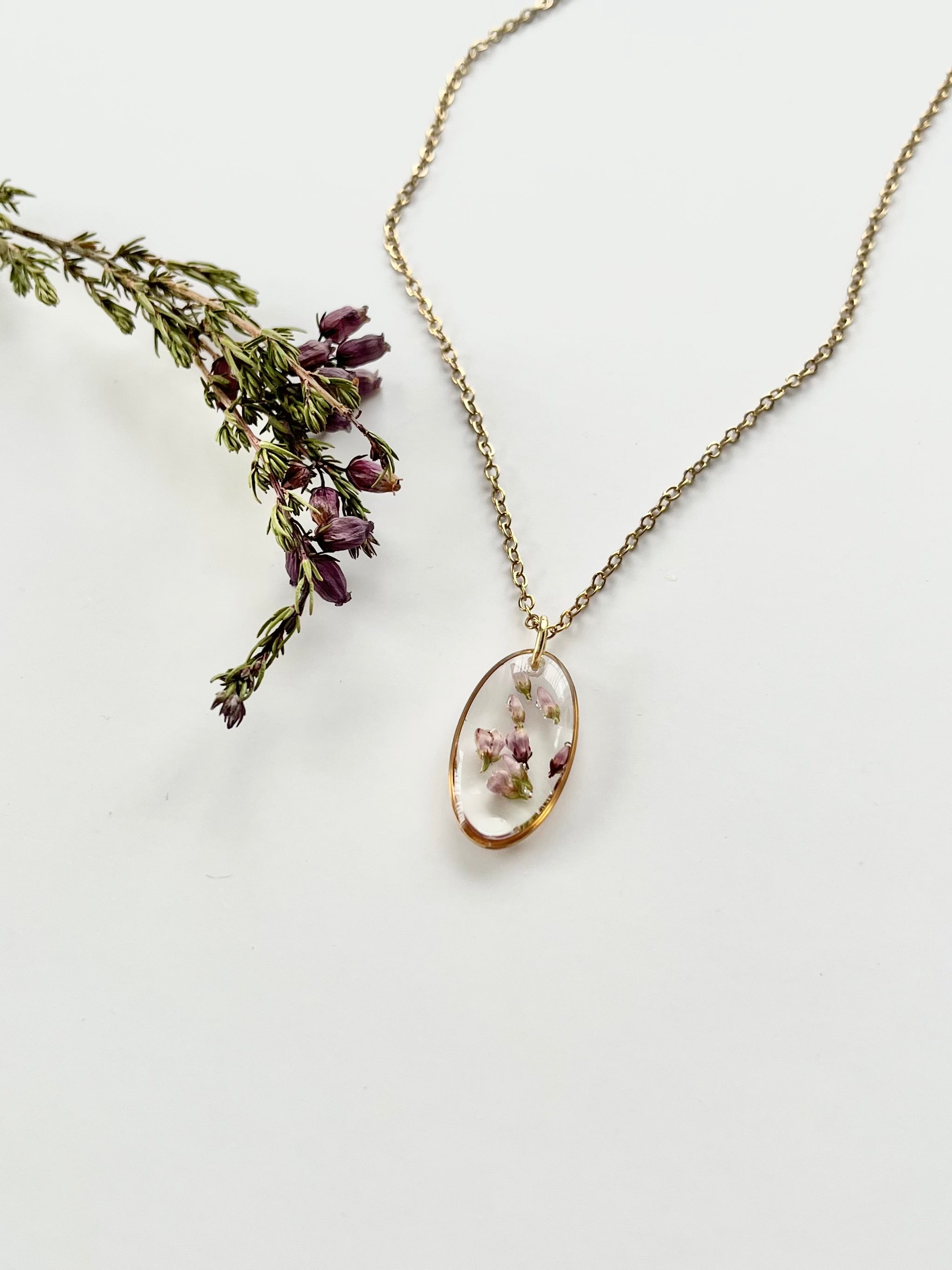 Gold Oval Scottish Heather Necklace (Medium)