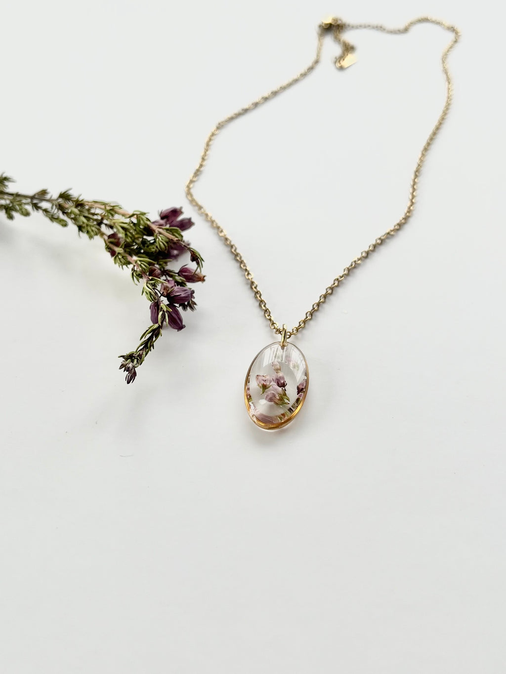 Gold Oval Scottish Heather Necklace (Medium)