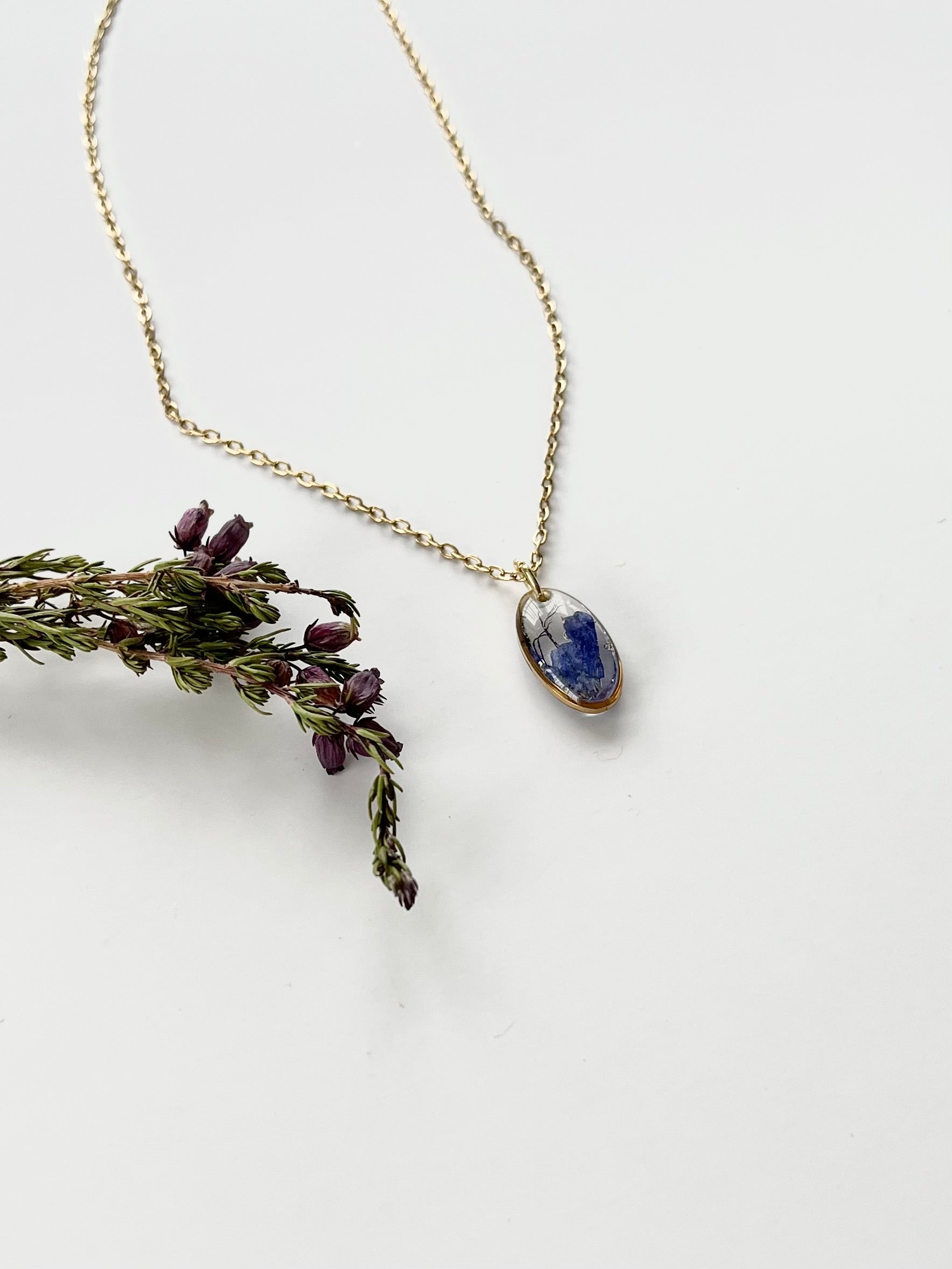 Gold Oval Blue Flower Necklace (Small)