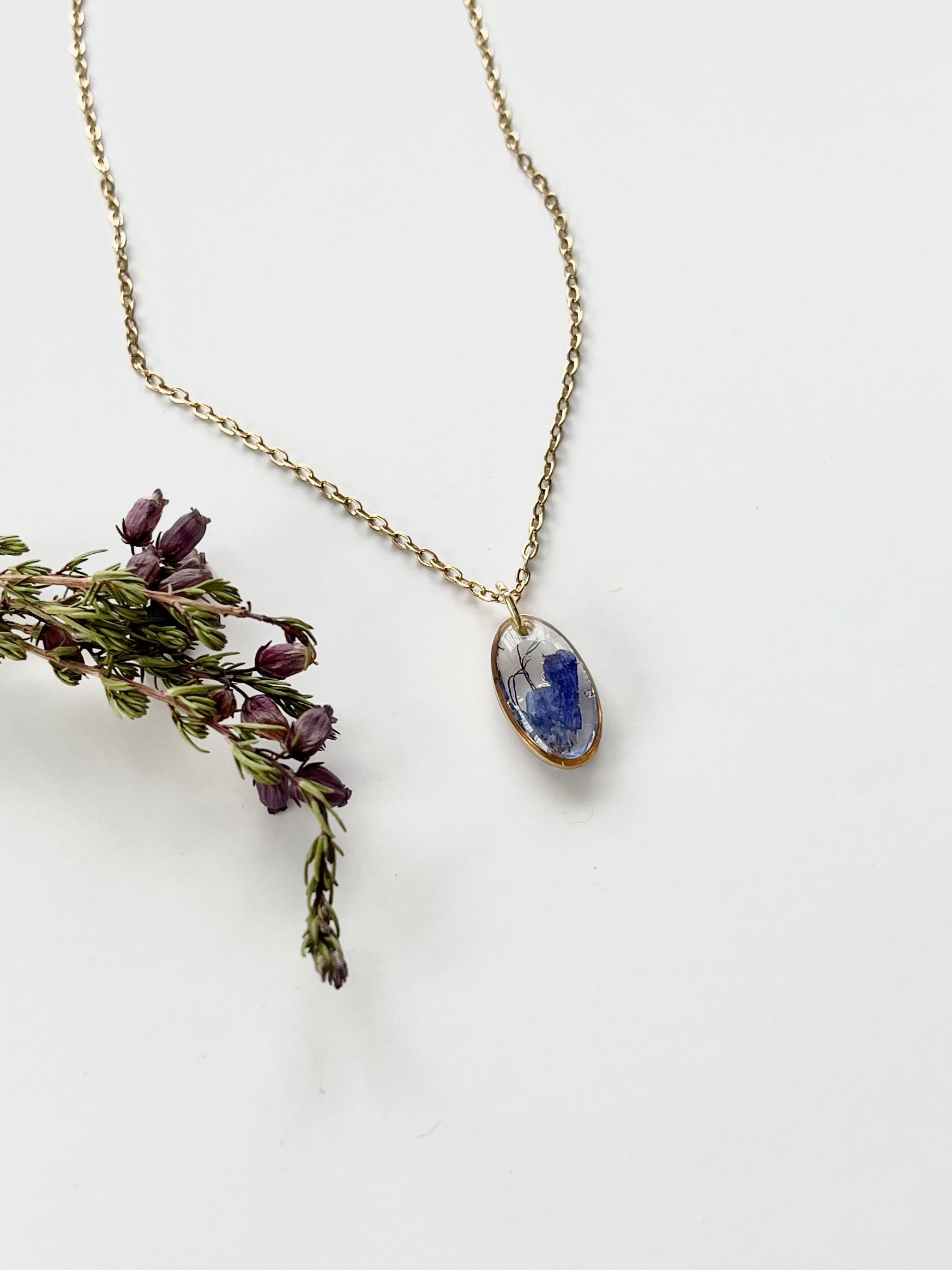 Gold Oval Blue Flower Necklace (Small)