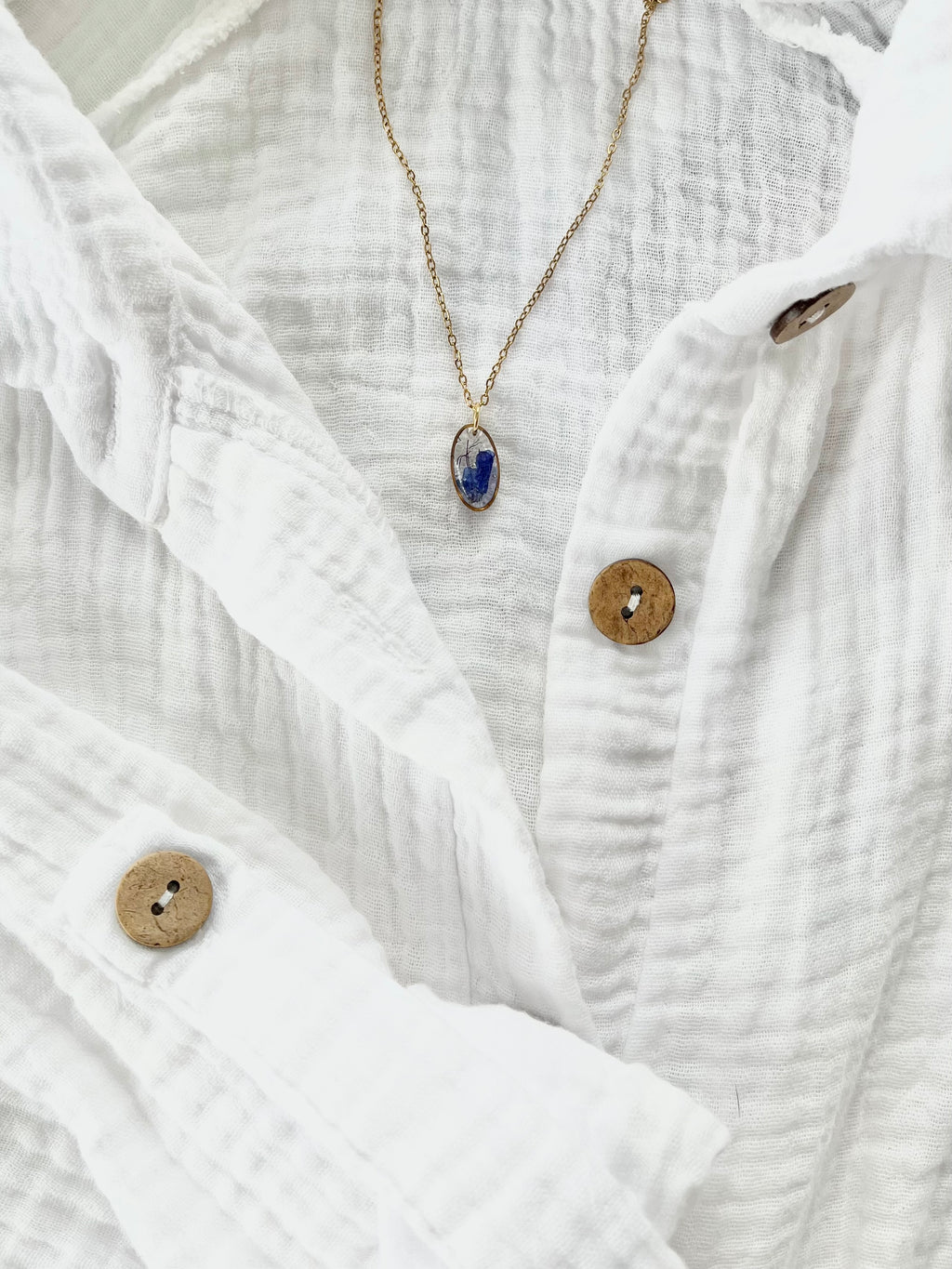 Gold Oval Blue Flower Necklace (Small)