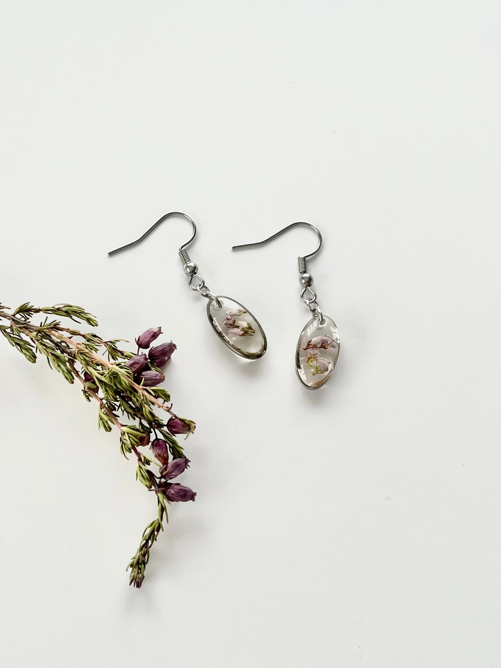 Silver Oval Scottish Heather Earrings (Small)